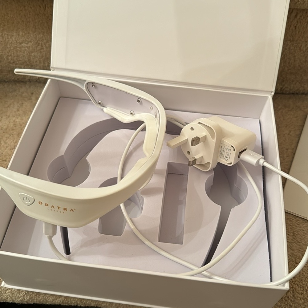 Opatra London iBrow Skincare Tool - White and Gold - Picture 9 of 10